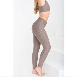 Booty by Brabants “Little Black Leggings” - No filter